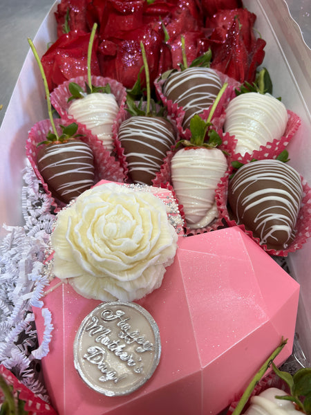 Rose Box with Strawberries